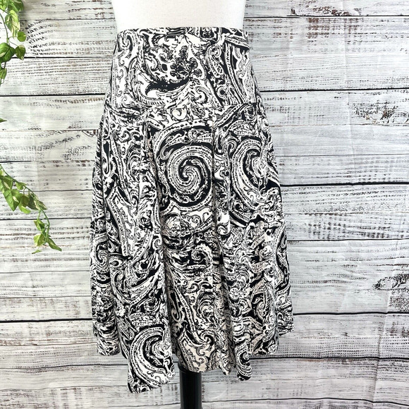 Chaps Skirt size 10 Black White Paisley Knee Full Boho Peasant Modest Summer - Picture 1 of 11